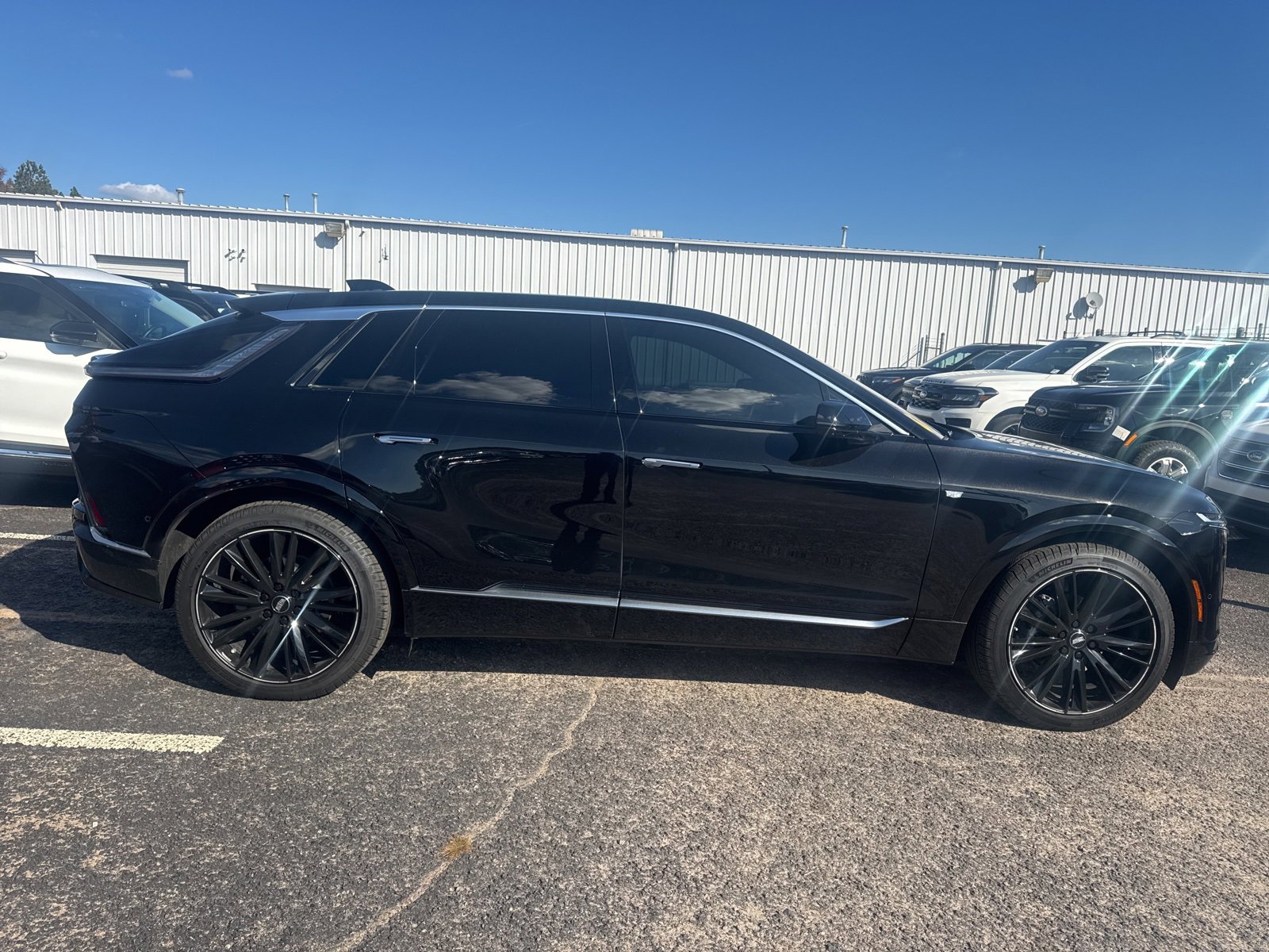 Used 2025 Cadillac Lyriq Luxury image 8