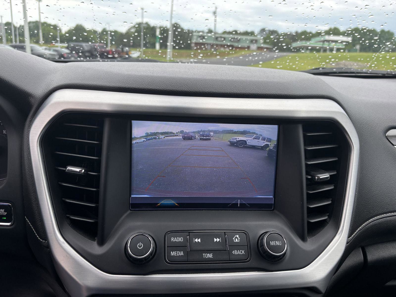 Used 2018 GMC Acadia SLT image 15