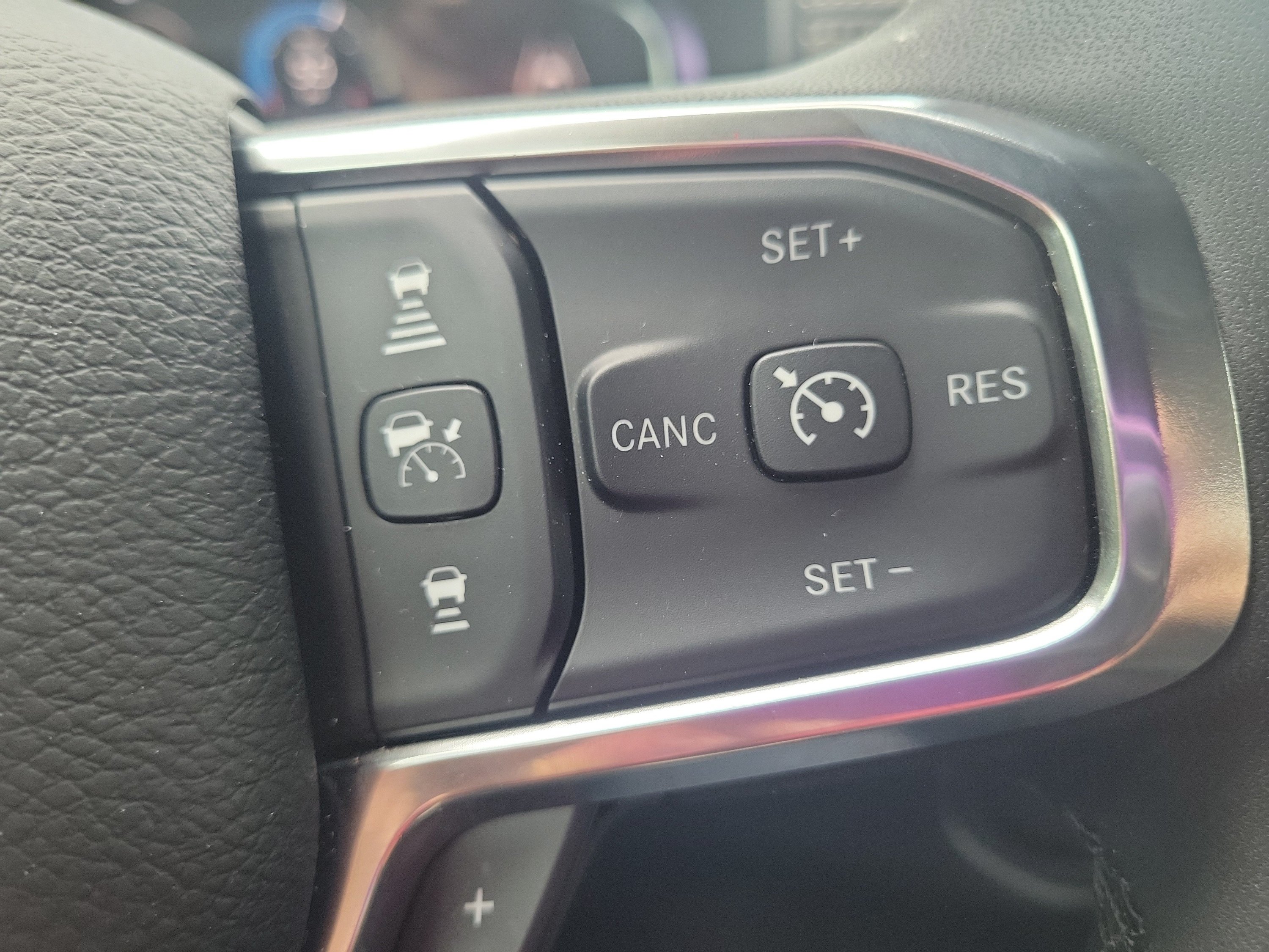 New 2026 RAM 2500 Laramie AWD/4WD image 30