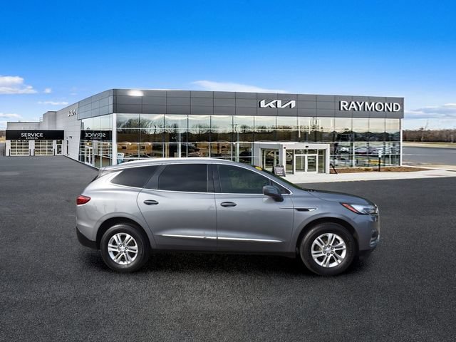 Used 2018 Buick Enclave Essence w/ Trailering Package FWD image 2
