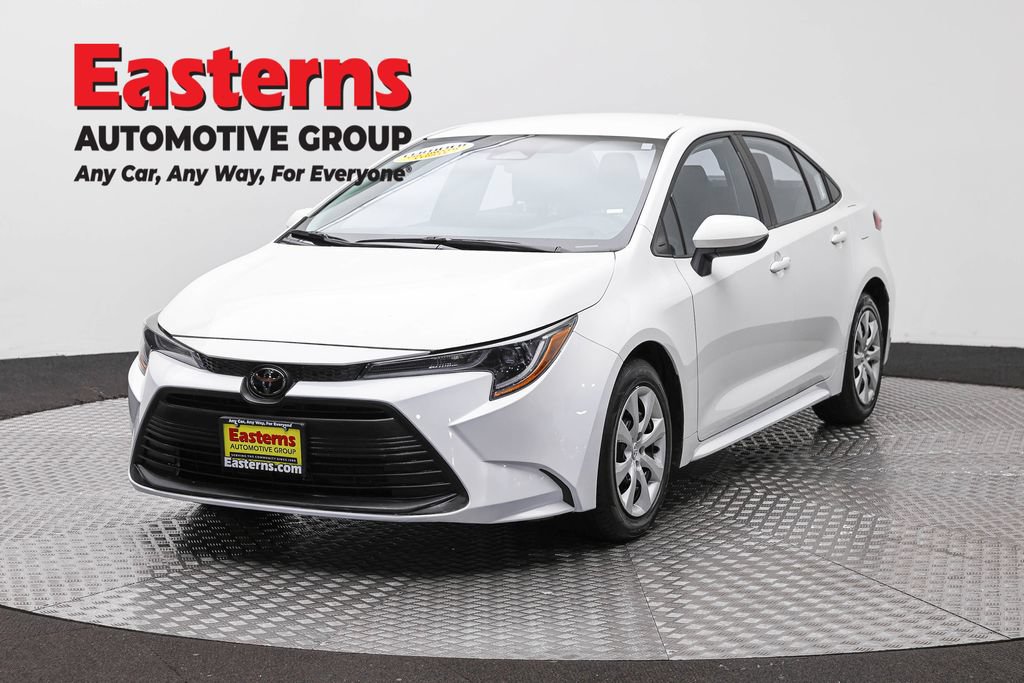 Used 2024 Toyota Corolla LE FWD image 1