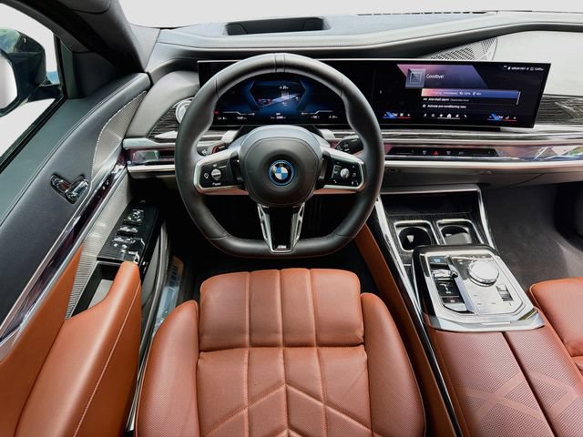 Used 2025 BMW i7 eDrive50 w/ M Sport Package RWD image 16