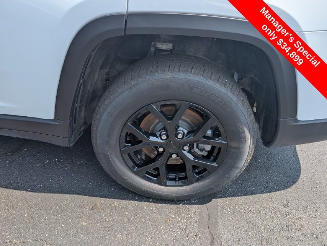 Used 2025 Jeep Grand Cherokee L Altitude AWD/4WD image 22