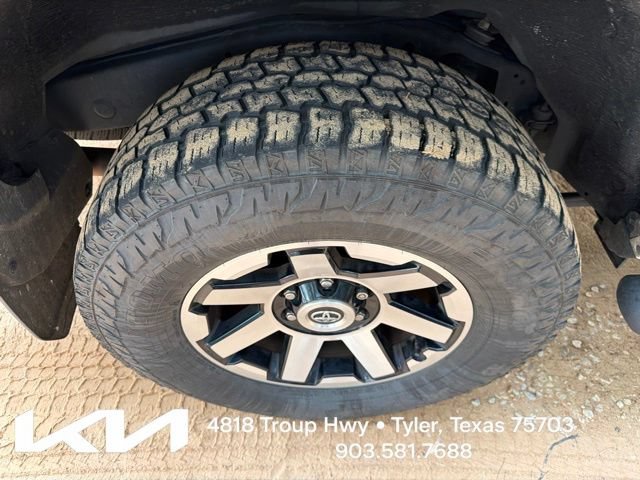 Used 2017 Toyota 4Runner TRD Off-Road Premium AWD/4WD image 11