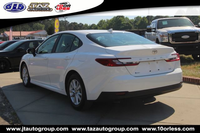 Used 2025 Toyota Camry LE FWD image 5