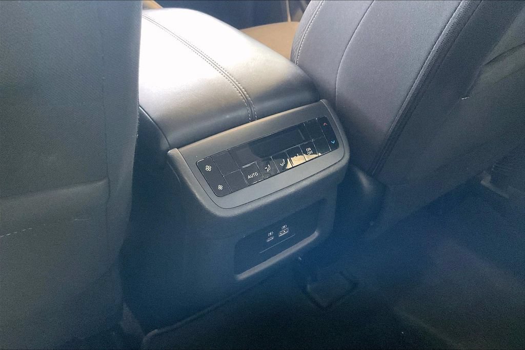 Used 2025 Nissan Pathfinder SV AWD/4WD image 31