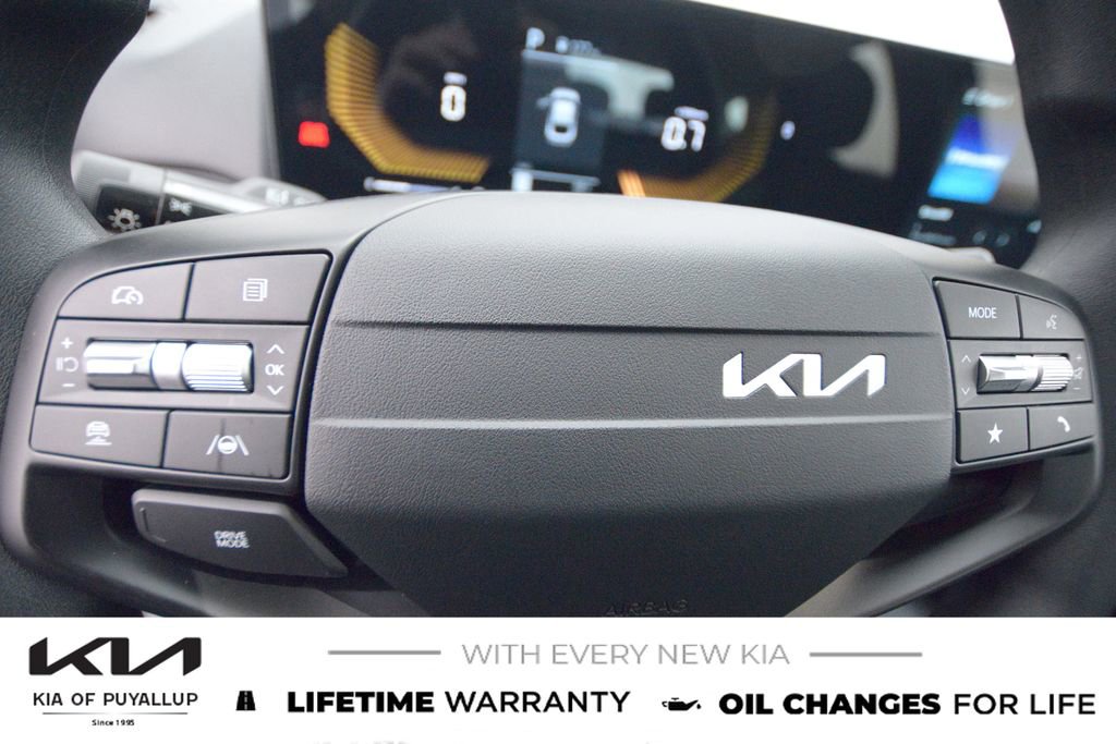 New 2025 Kia K4 LXS image 26