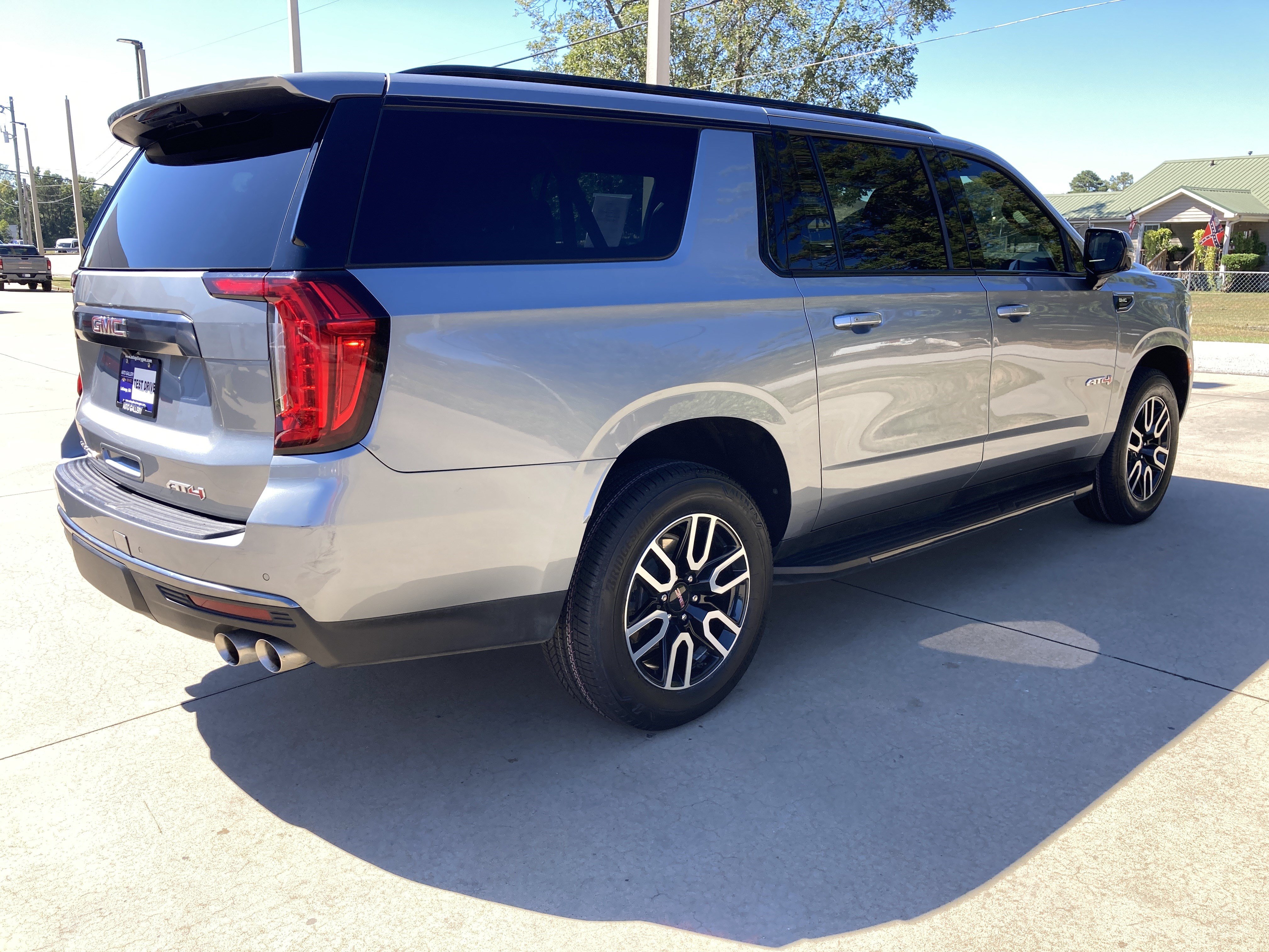 Certified 2024 GMC Yukon XL AT4 w/ Technology Package AWD/4WD image 6