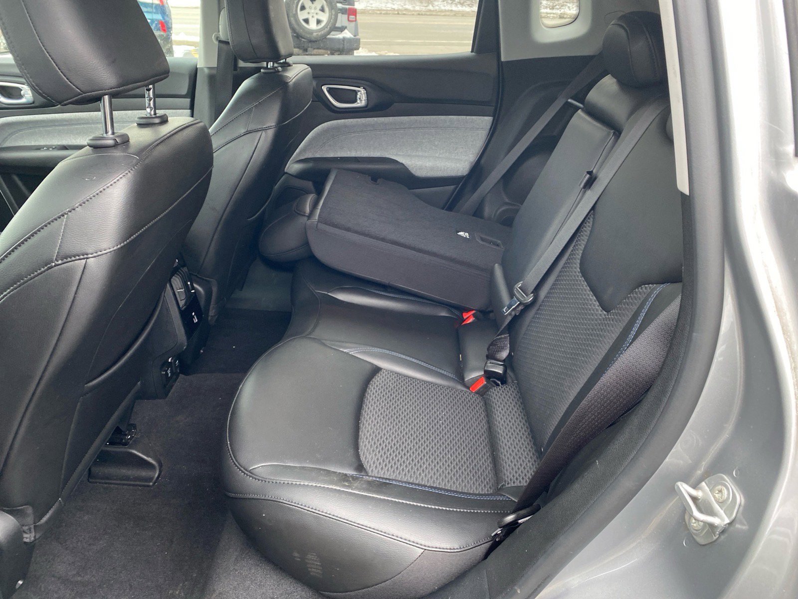 Used 2022 Jeep Compass Latitude w/ Convenience Group image 24