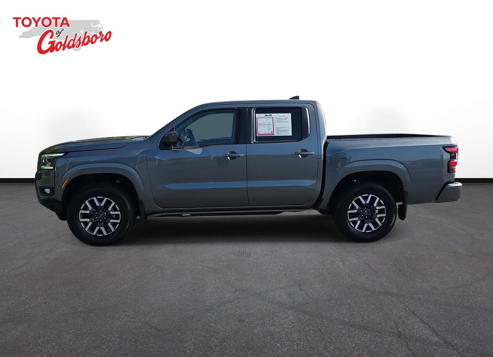 Used 2025 Nissan Frontier SL AWD/4WD image 8