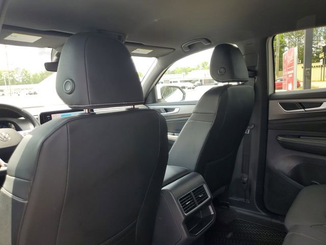 Certified 2025 Volkswagen Atlas Cross Sport SE FWD image 11