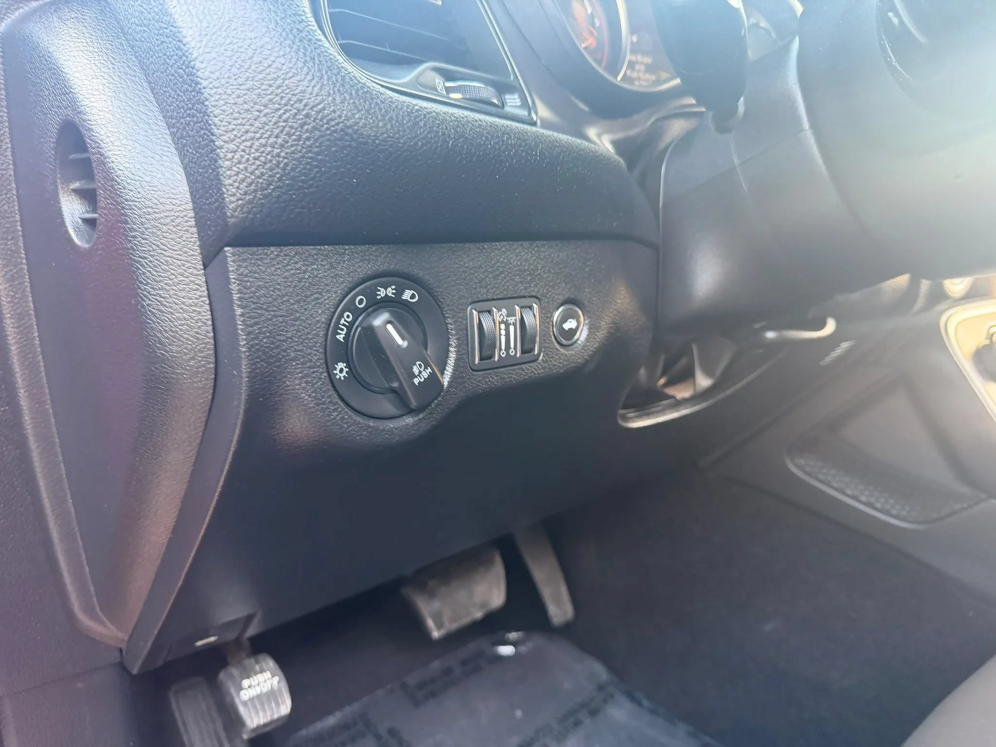 Used 2022 Dodge Challenger GT RWD image 10