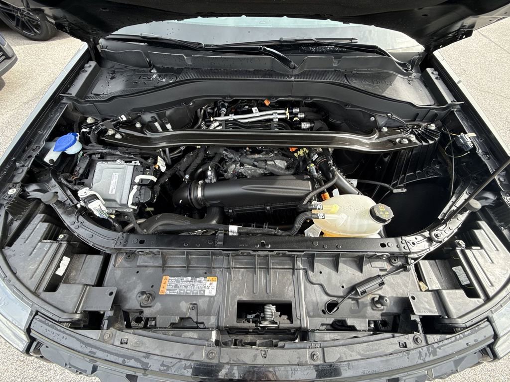 Used 2025 Ford Explorer ST-Line w/ ST-Line Street Pack image 17