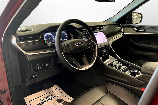 New 2025 Jeep Grand Cherokee Limited w/ Black Appearance Package image 6