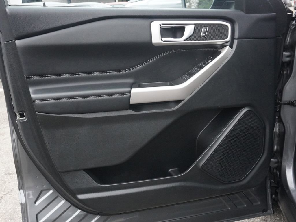Used 2023 Ford Explorer XLT w/ Equipment Group 202A image 20