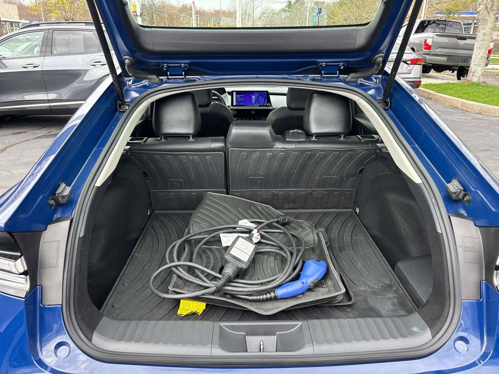 Used 2024 Toyota Prius Prime FWD image 12