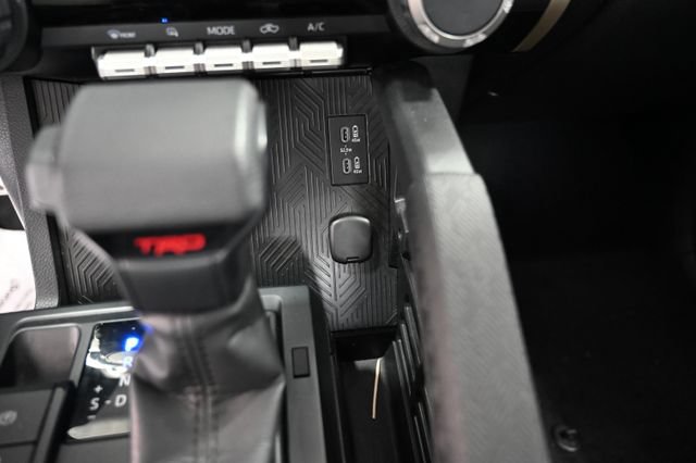 Used 2025 Toyota Tacoma TRD Sport AWD/4WD image 21