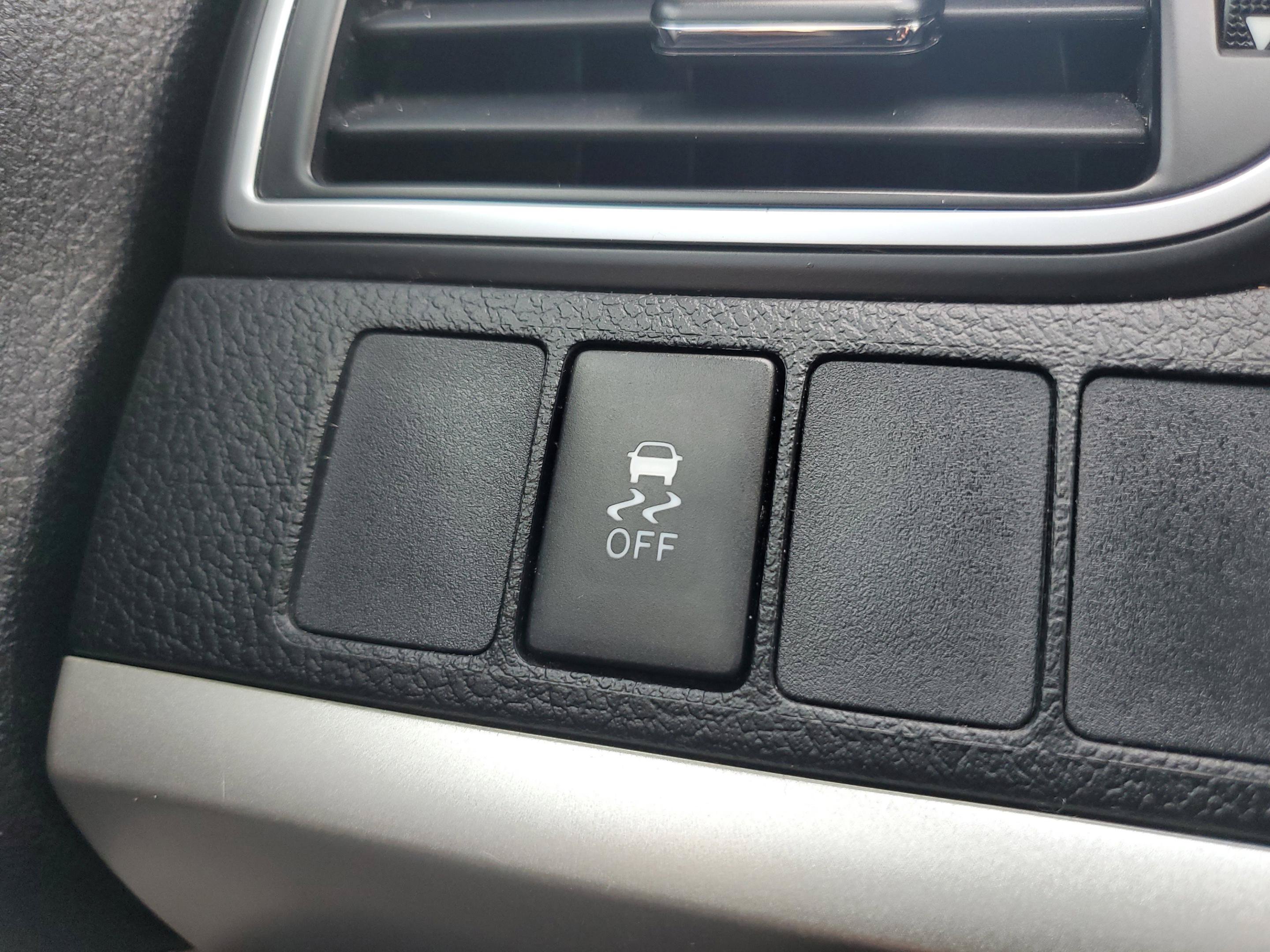 Used 2015 Toyota Camry SE FWD image 26