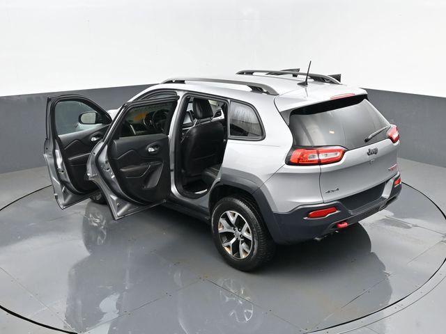 Used 2016 Jeep Cherokee Trailhawk image 24