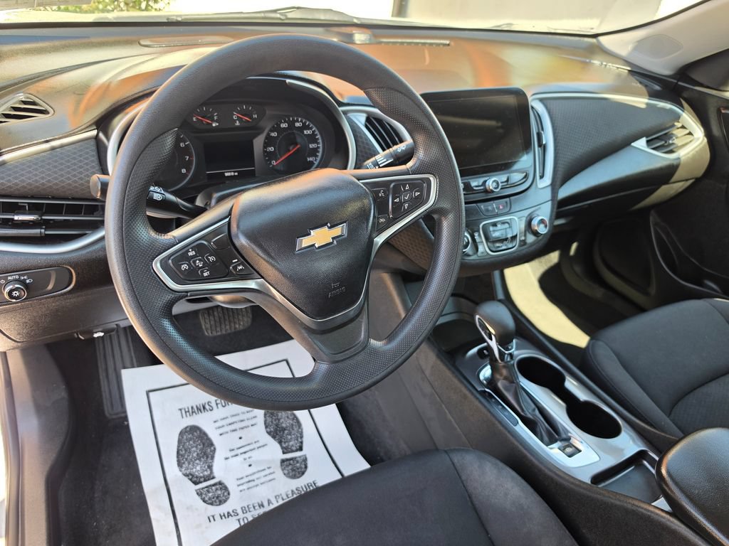 Used 2023 Chevrolet Malibu LS w/ Driver Confidence Package FWD image 4