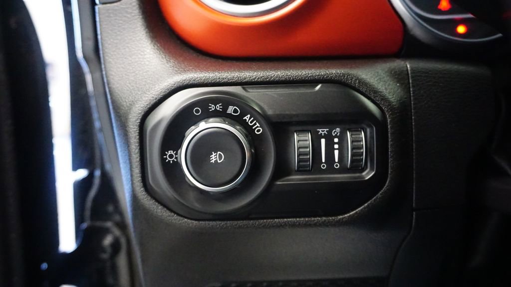 Used 2021 Jeep Wrangler Unlimited Rubicon w/ Uconnect 4C Nav & Sound Group image 25