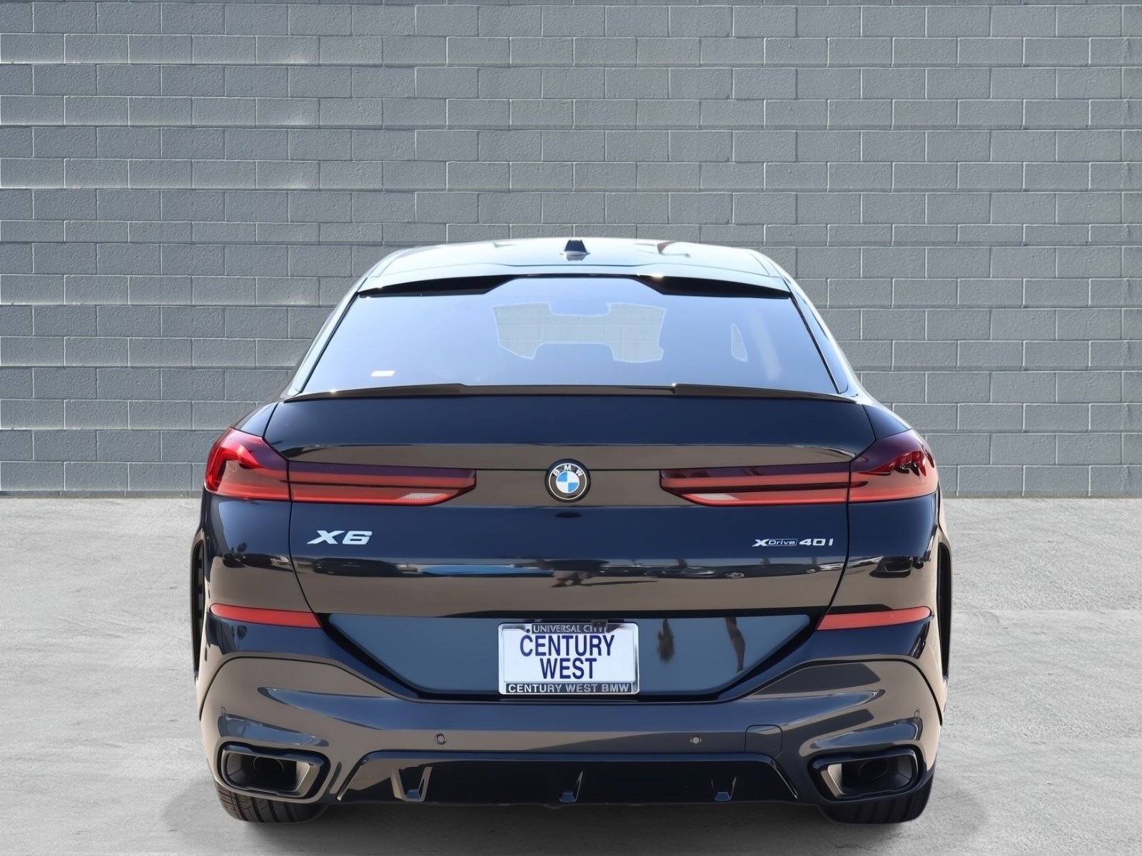 Used 2024 BMW X6 xDrive40i w/ Executive Package image 4