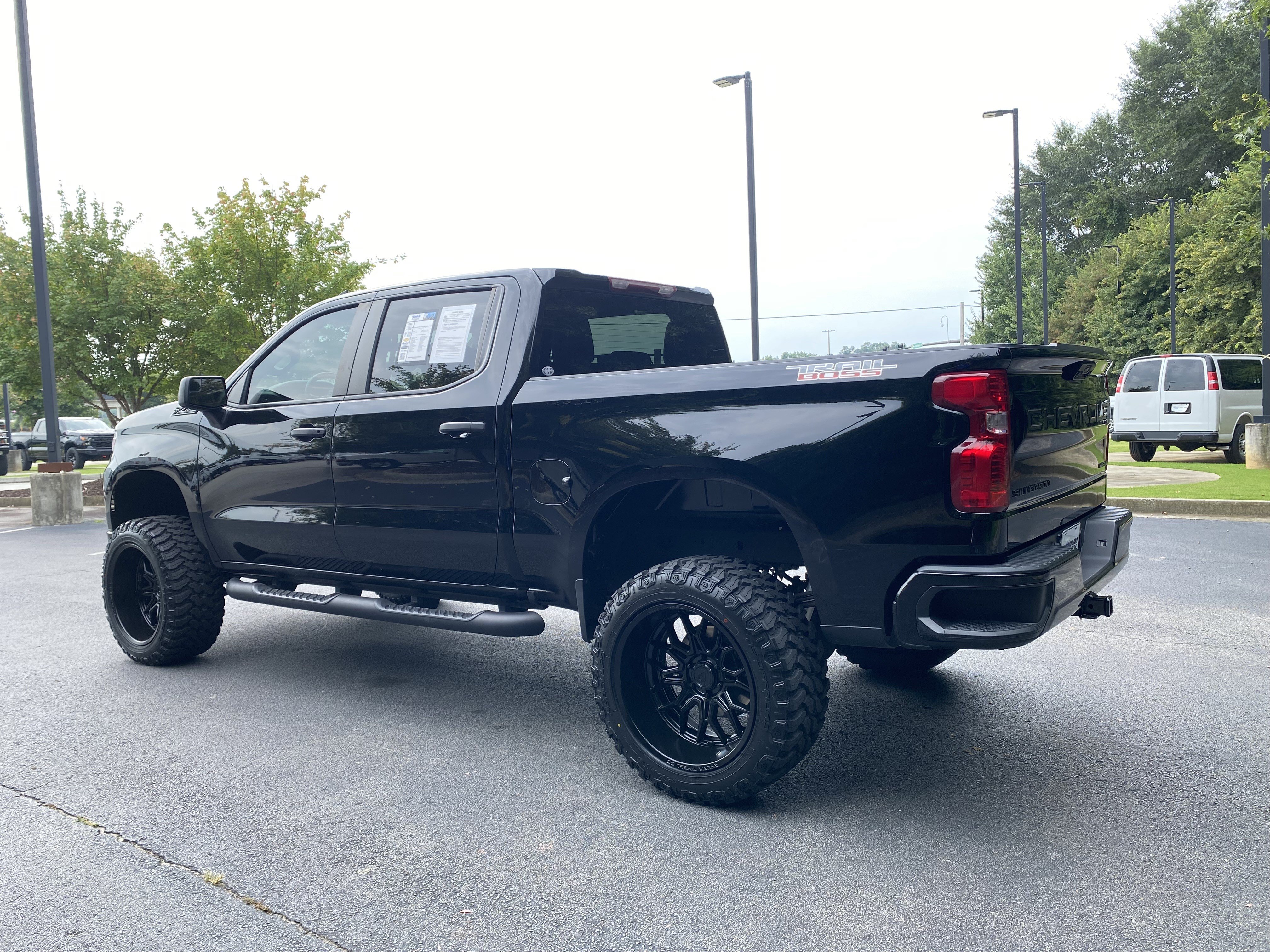 Used 2024 Chevrolet Silverado 1500 Custom Trail Boss w/ LPO, Dark Essentials Package AWD/4WD image 7