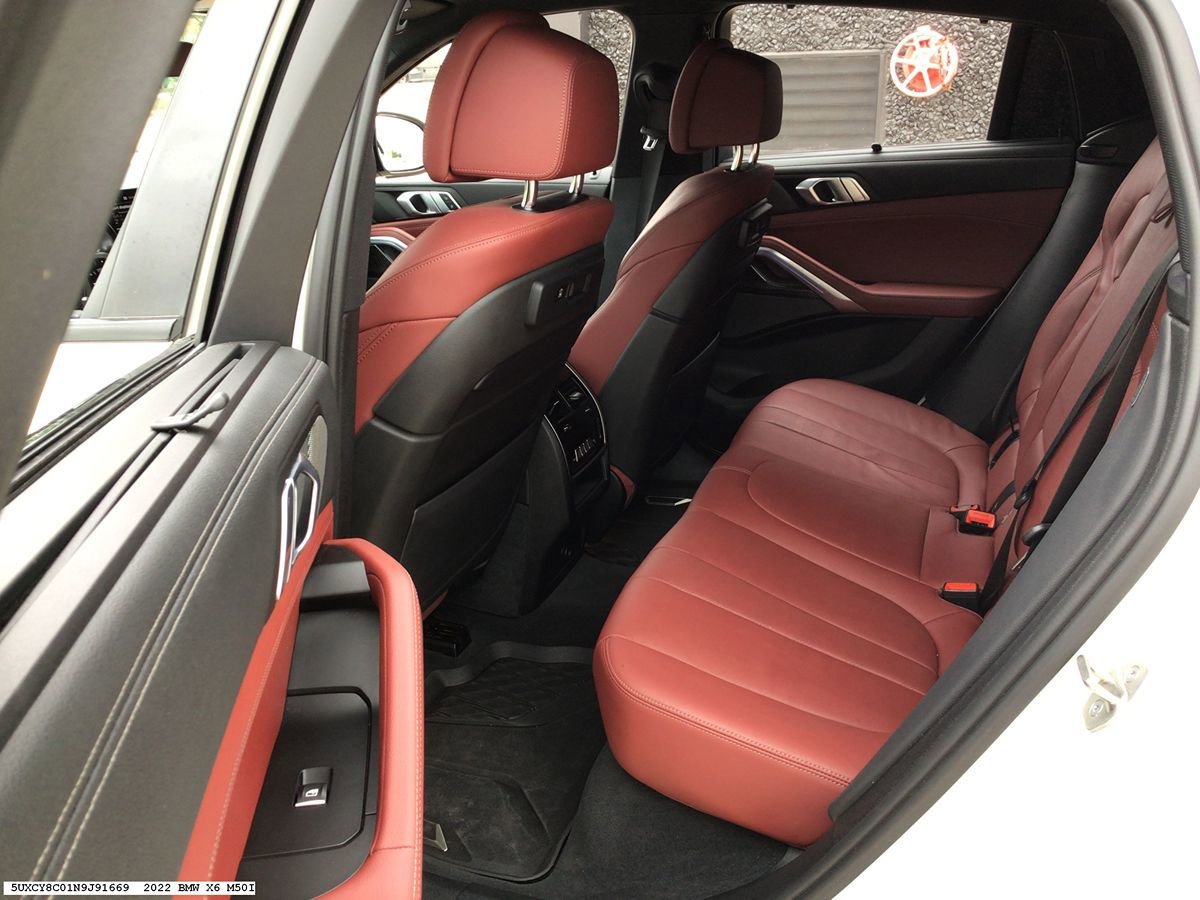 Used 2022 BMW X6 M50i w/ Executive Package AWD/4WD image 9