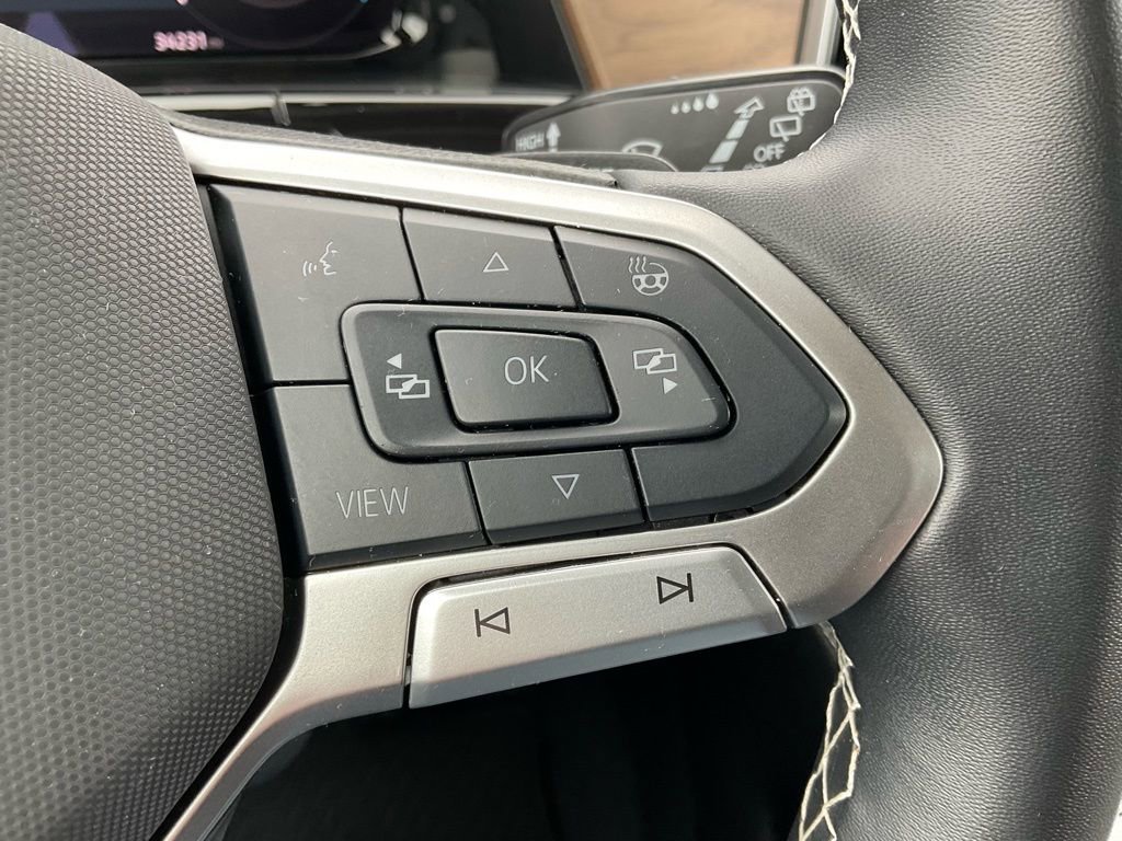 Used 2025 Volkswagen Atlas SE image 13