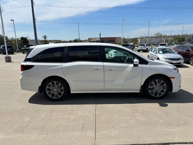 Certified 2026 Honda Odyssey Touring image 4