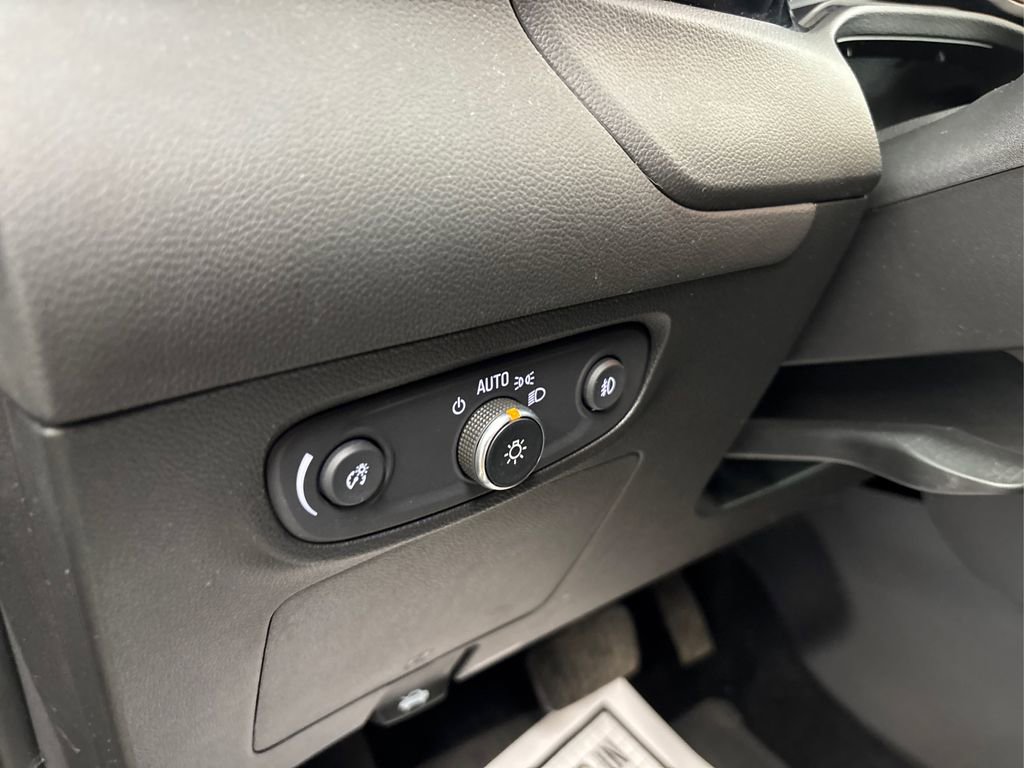 Used 2023 Buick Encore GX Select image 36