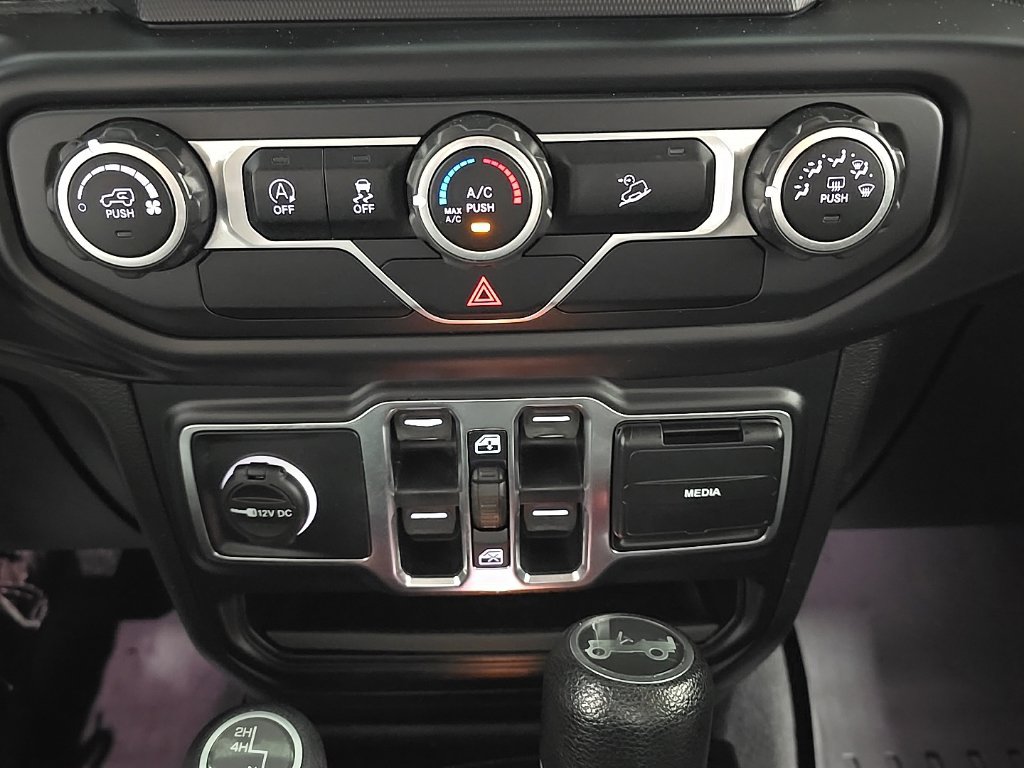 Used 2018 Jeep Wrangler Unlimited Sport S AWD/4WD image 22