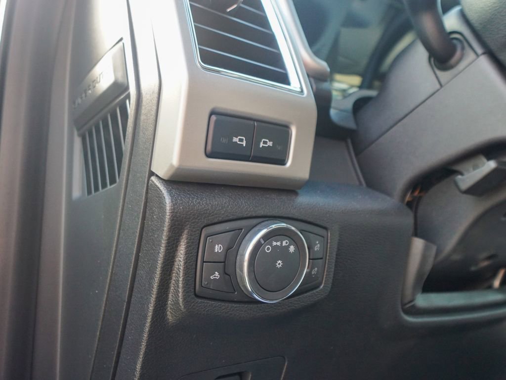 Used 2018 Ford F250 Lariat w/ Chrome Package image 23