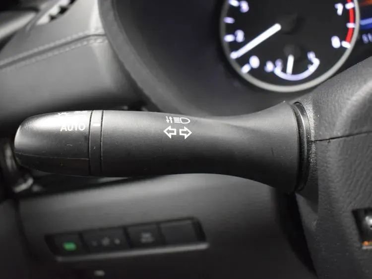 Used 2024 Nissan Sentra SV FWD image 24