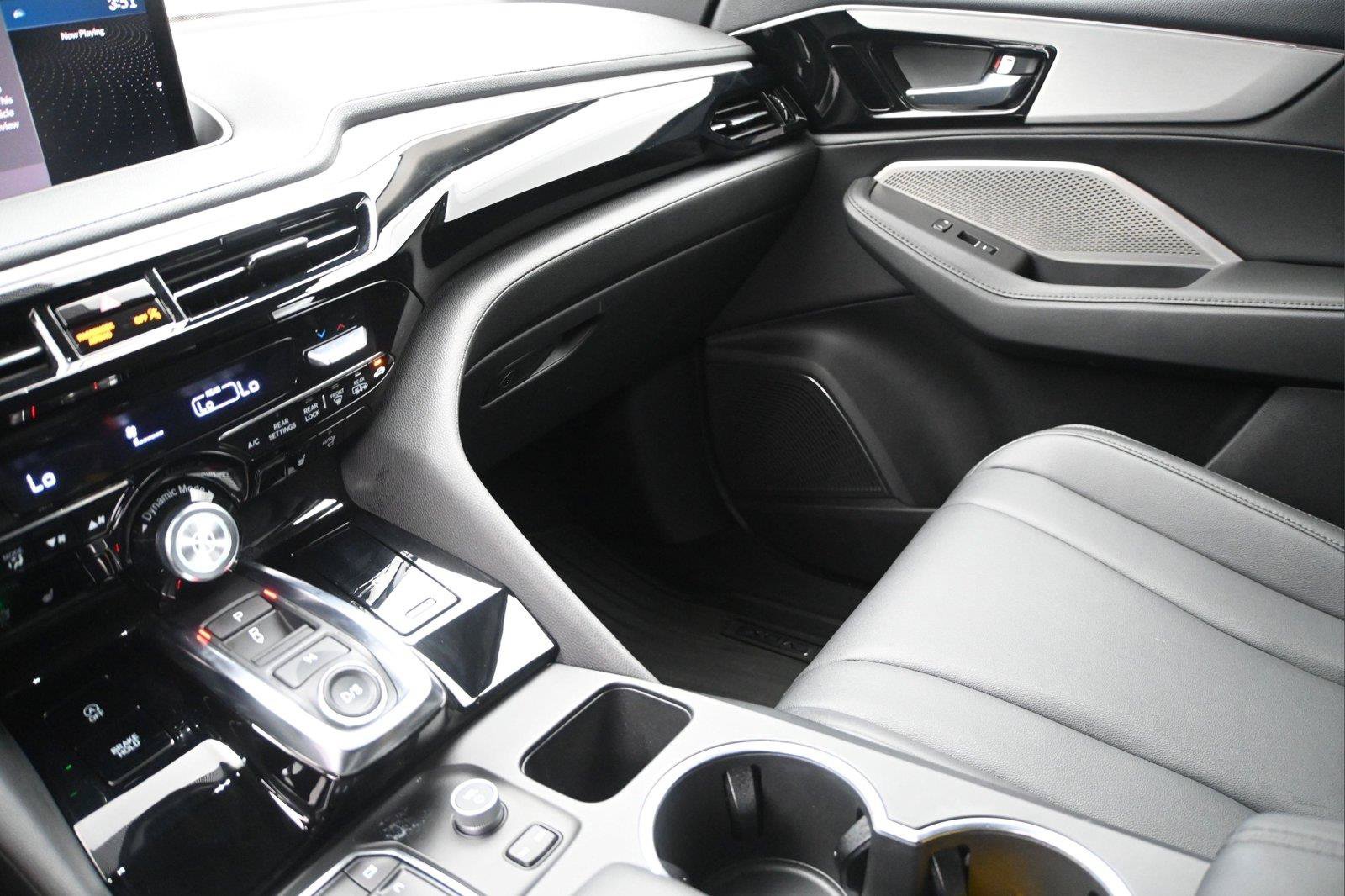 Used 2024 Acura MDX SH-AWD image 5
