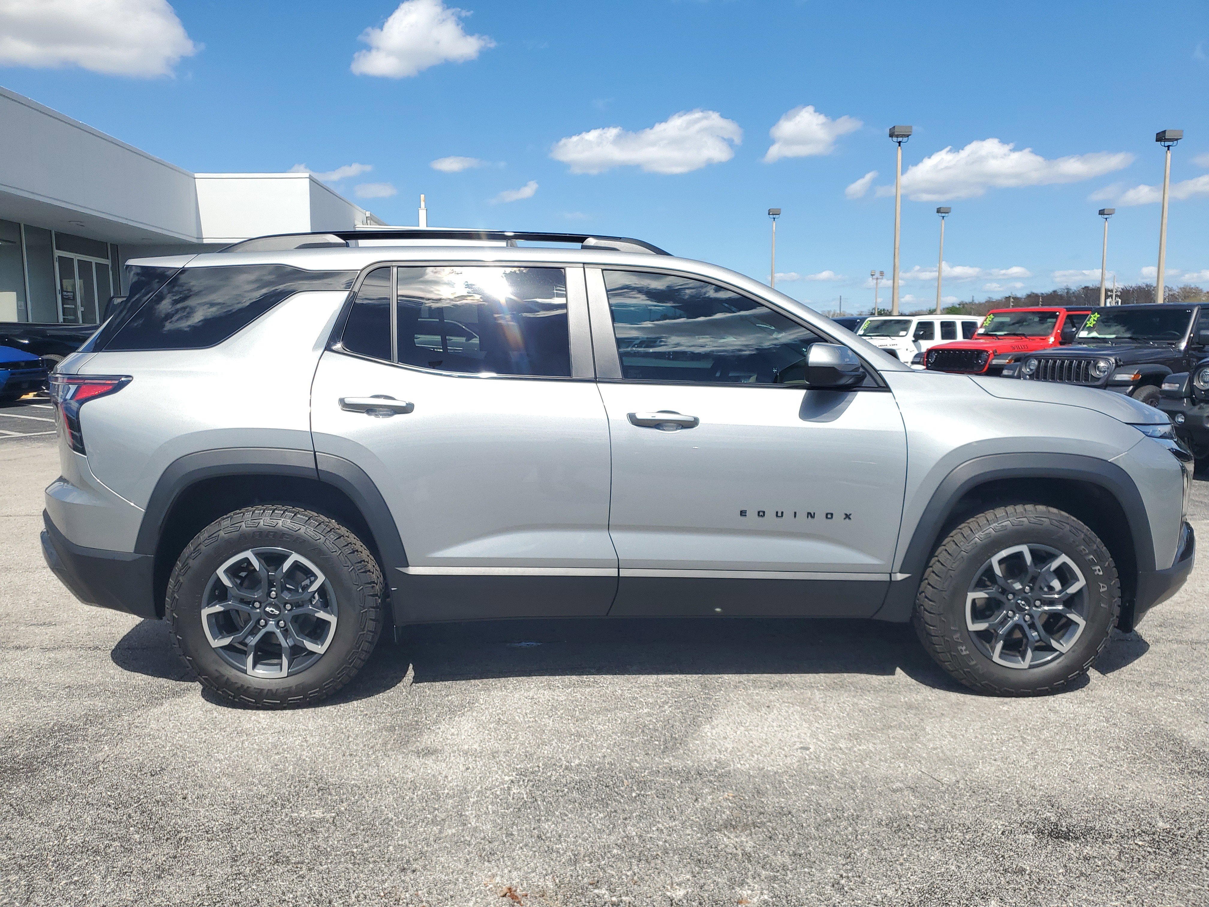 Used 2026 Chevrolet Equinox ACTIV w/ Convenience Package III image 9