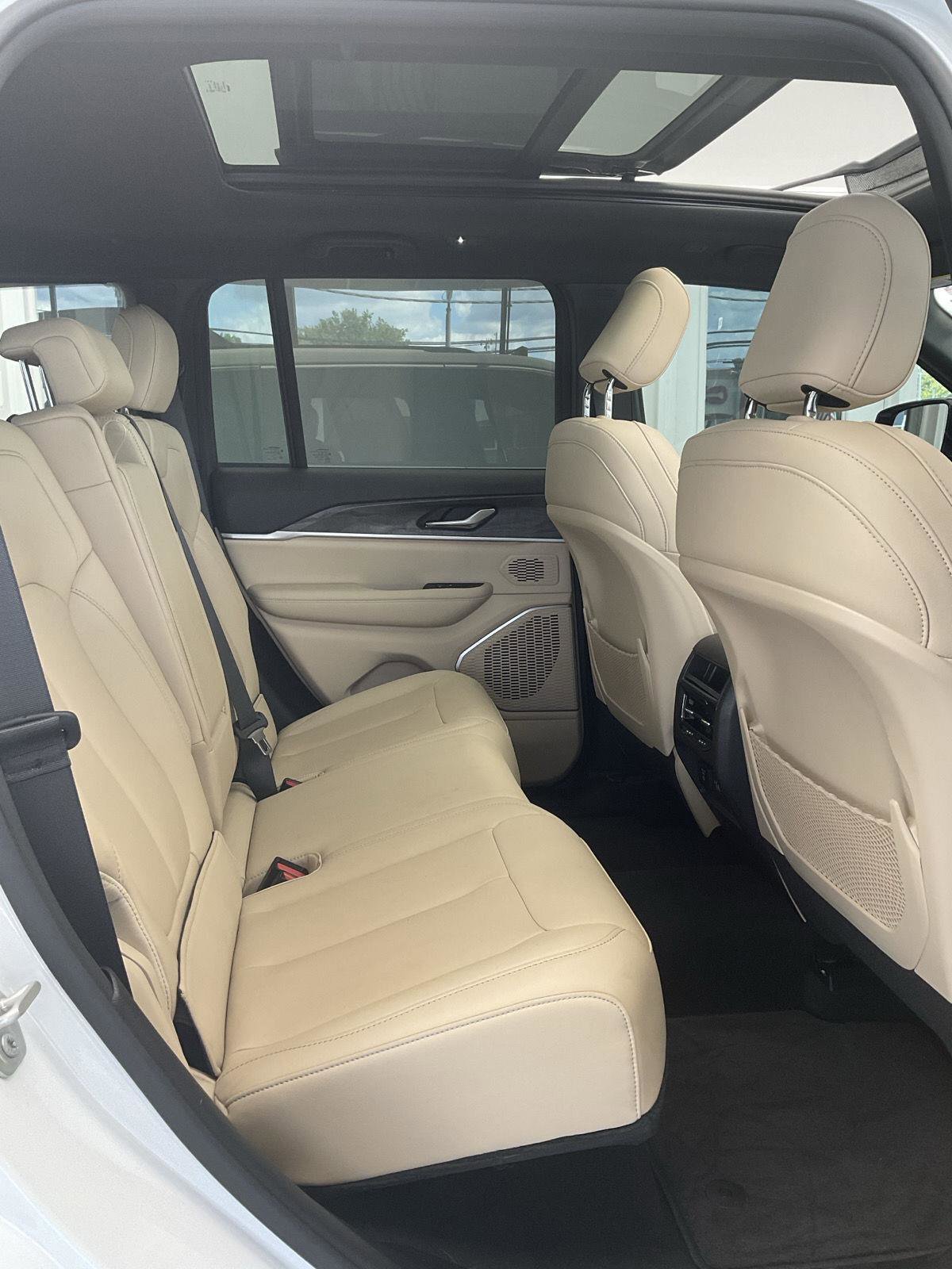 Used 2024 Jeep Grand Cherokee Limited 4xe image 9