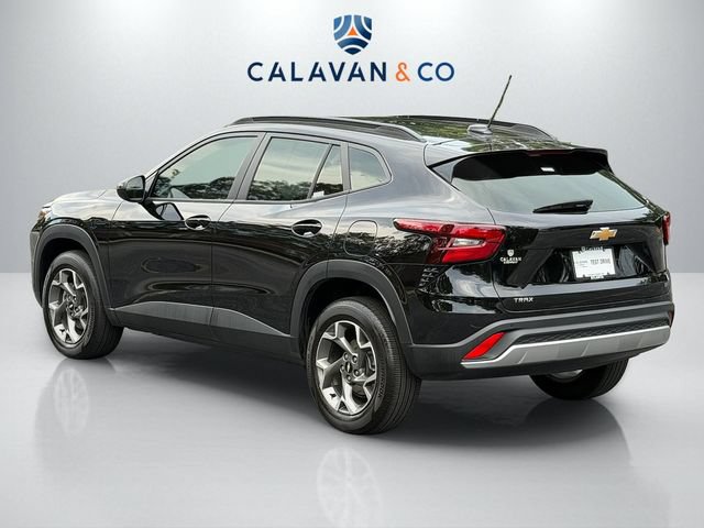 Used 2025 Chevrolet Trax LT w/ Driver Confidence Package FWD image 5