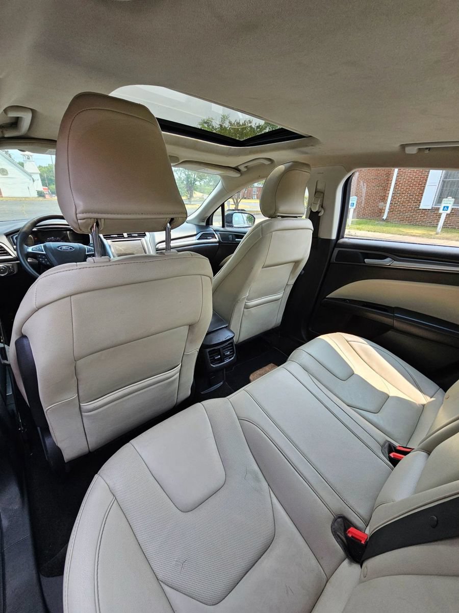 Used 2016 Ford Fusion Titanium FWD image 13