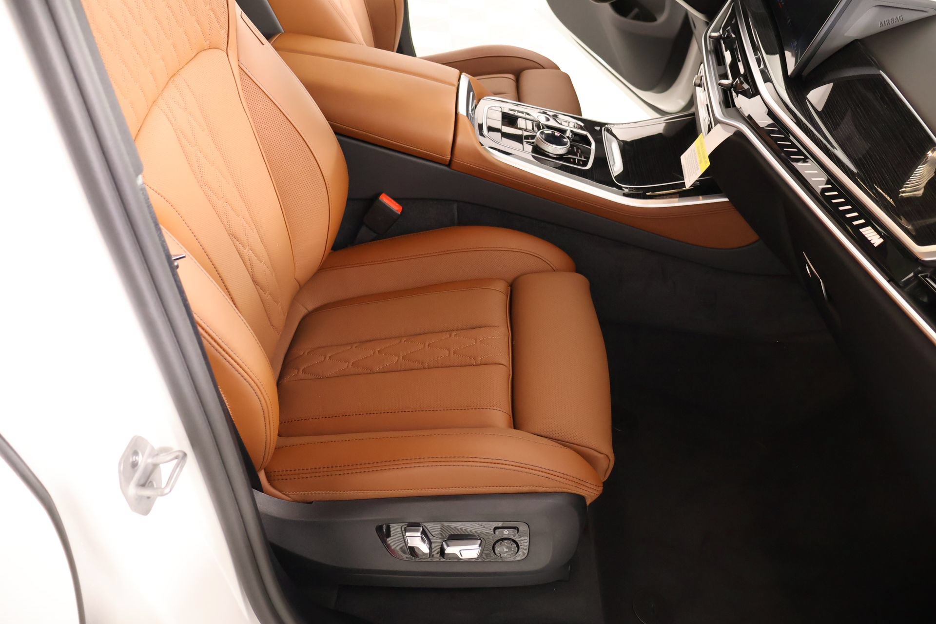 New 2026 BMW X5 M60i AWD/4WD image 13