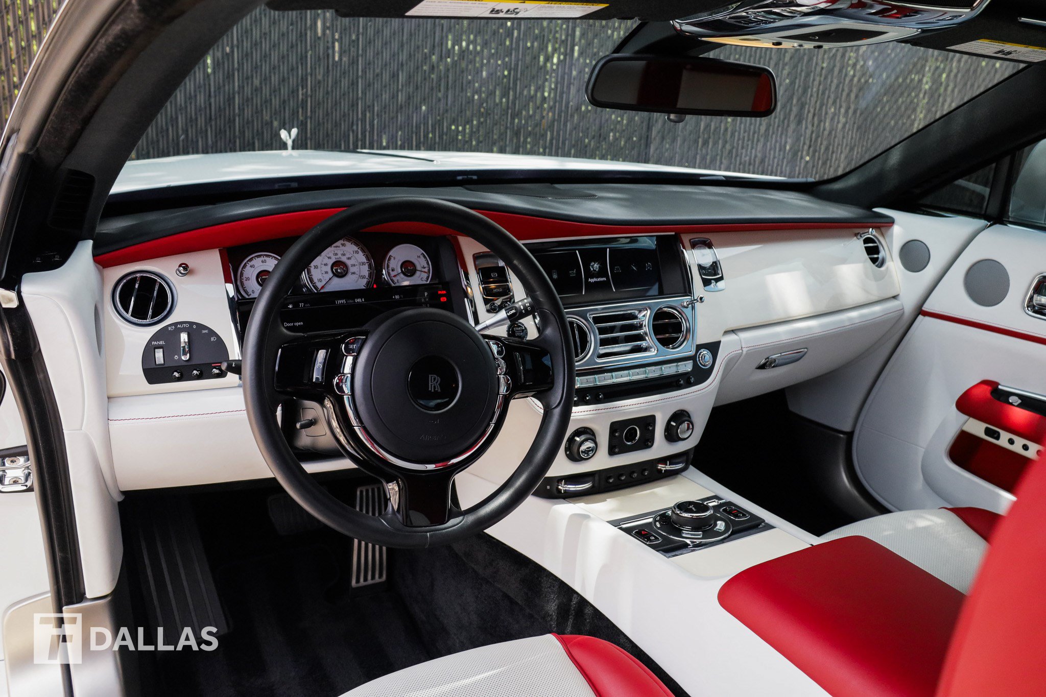 Used 2019 Rolls-Royce Wraith RWD image 23