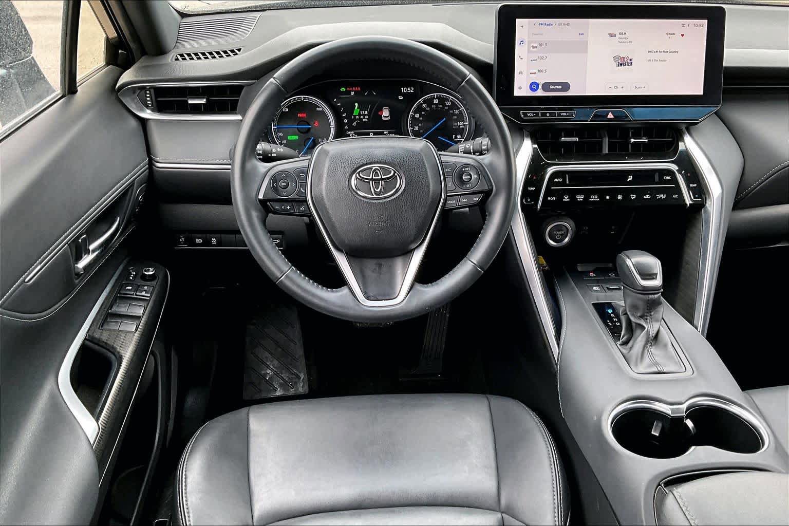 Used 2023 Toyota Venza Nightshade AWD/4WD image 6