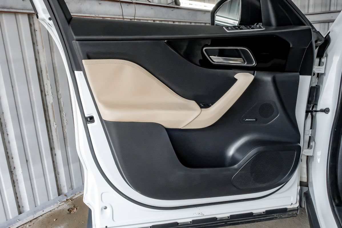 Used 2019 Jaguar F-PACE Premium AWD/4WD image 43