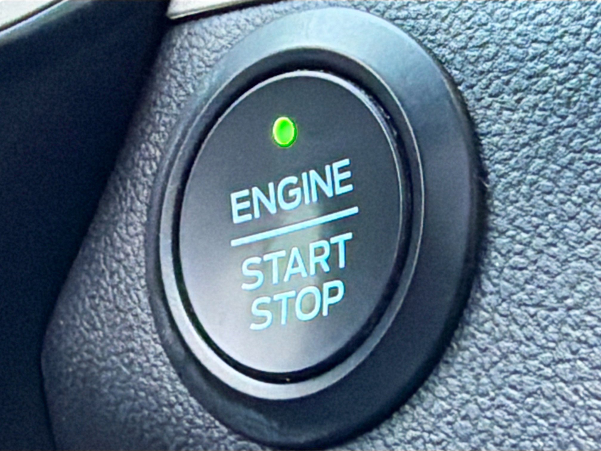 Used 2020 Ford Escape SE image 34