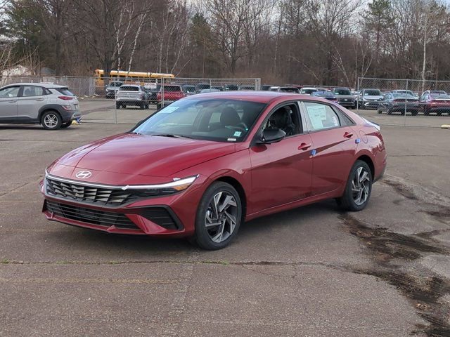 New 2025 Hyundai Elantra SEL image 2