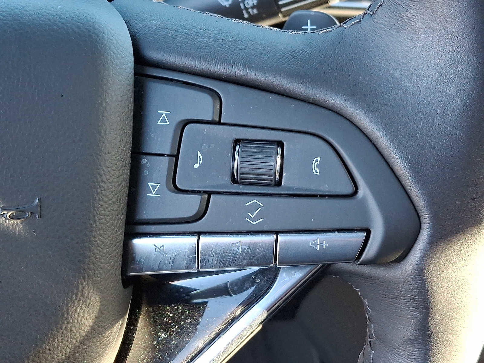 Used 2024 Cadillac Escalade Sport w/ LPO, ONYX Package image 25