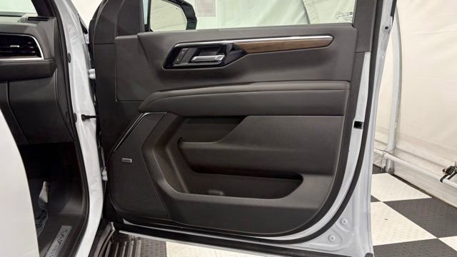 New 2026 Chevrolet Suburban High Country image 26
