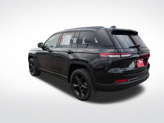 Used 2023 Jeep Grand Cherokee Altitude AWD/4WD image 5