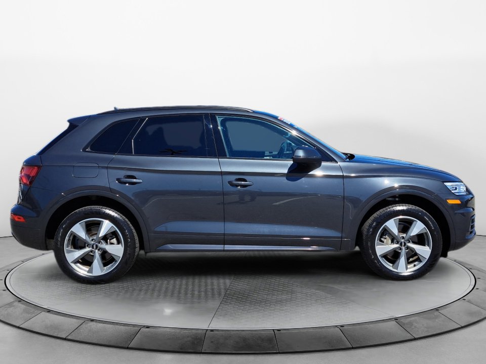 Used 2020 Audi Q5 2.0T Premium w/ Titanium Sport Package image 8