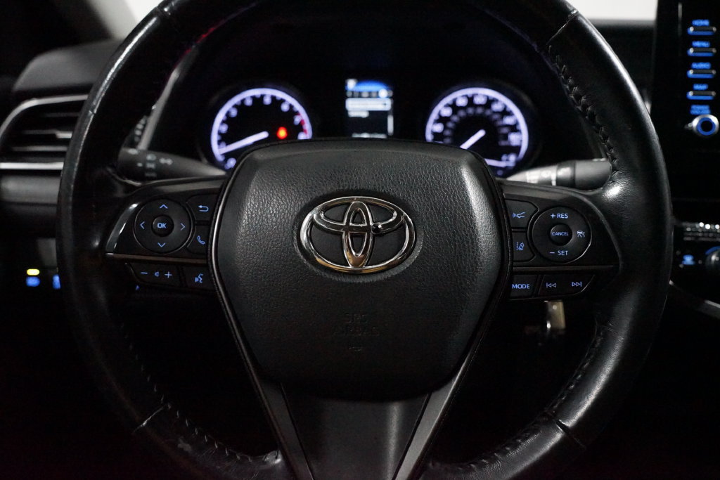 Used 2022 Toyota Camry SE FWD image 12
